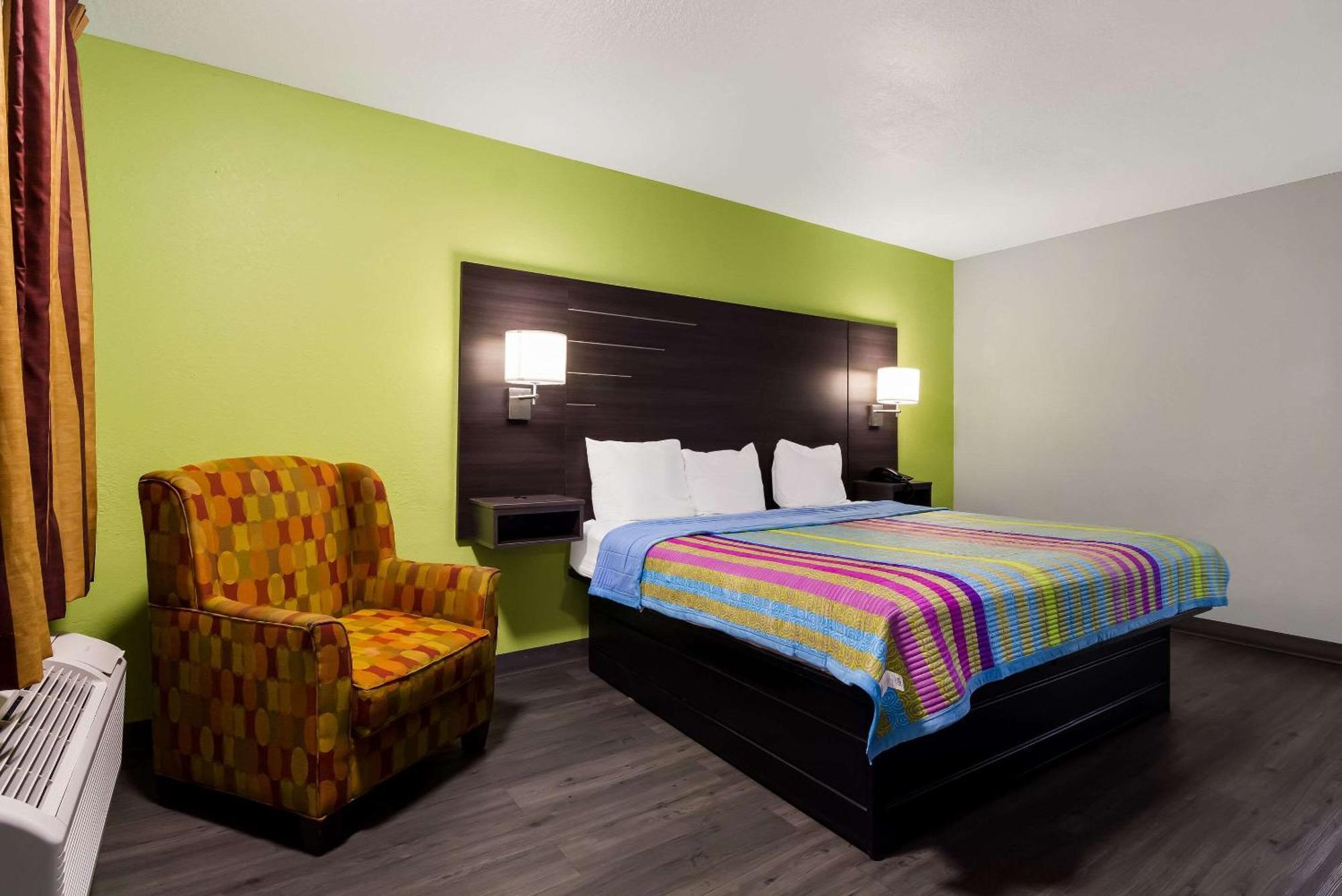 Rodeway Inn Conference Center Beaumont Bagian luar foto